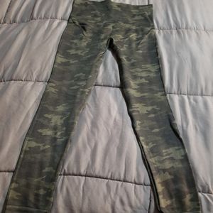 NWT SPANX seamless camo leggings